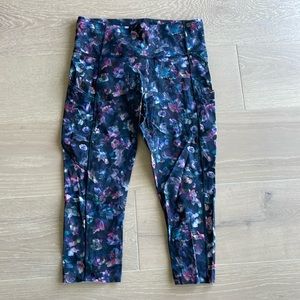 Lululemon women’s tights Size 8